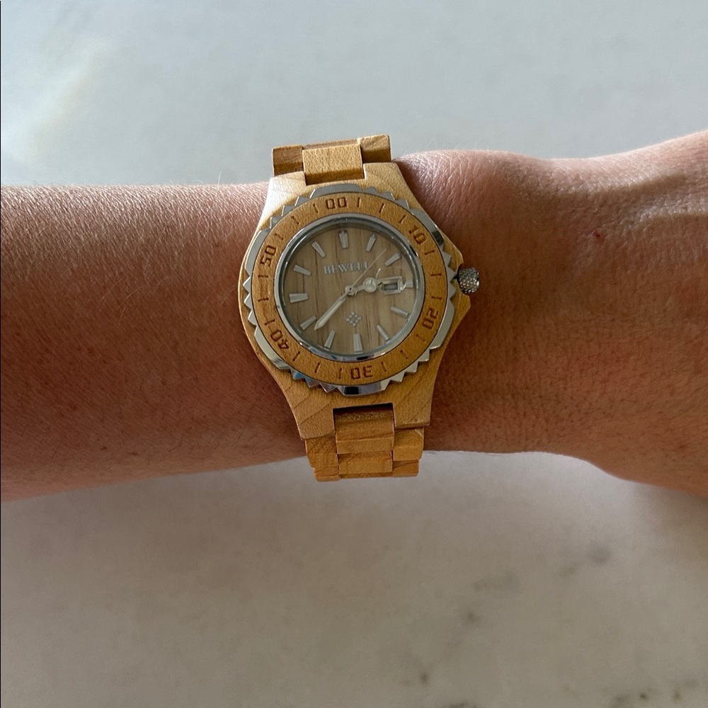 Women's Wooden Watch - Picture 6 of 7